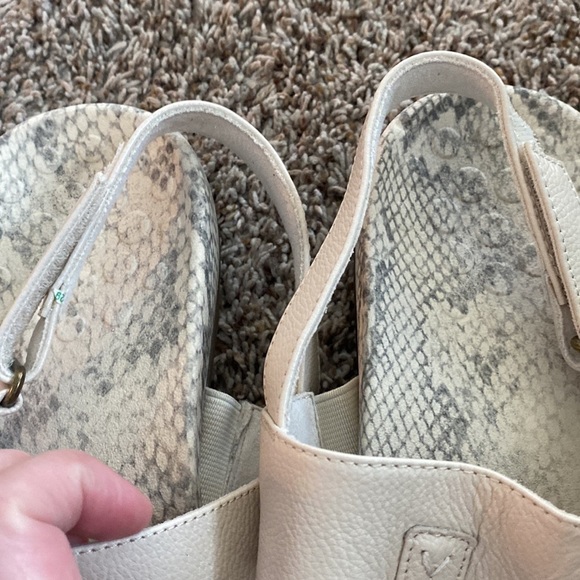 Vionic Women's Rest Tala T-Strap Sandal 10 - Picture 4 of 10